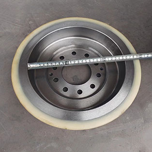 Which Material is More Suitable for Forklift Wheel Which Material is More Suitable for Forklift Wheel